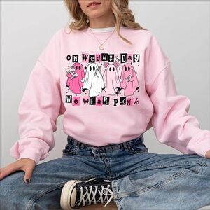 Gildan Pink “On Wednesday We Wear Pink” Graphic Sweatshirt